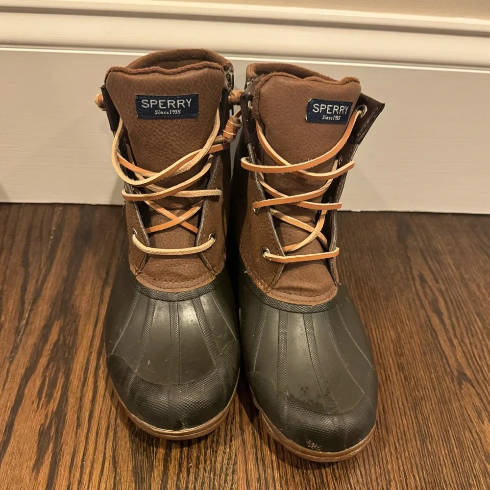 Sperry boots size 7